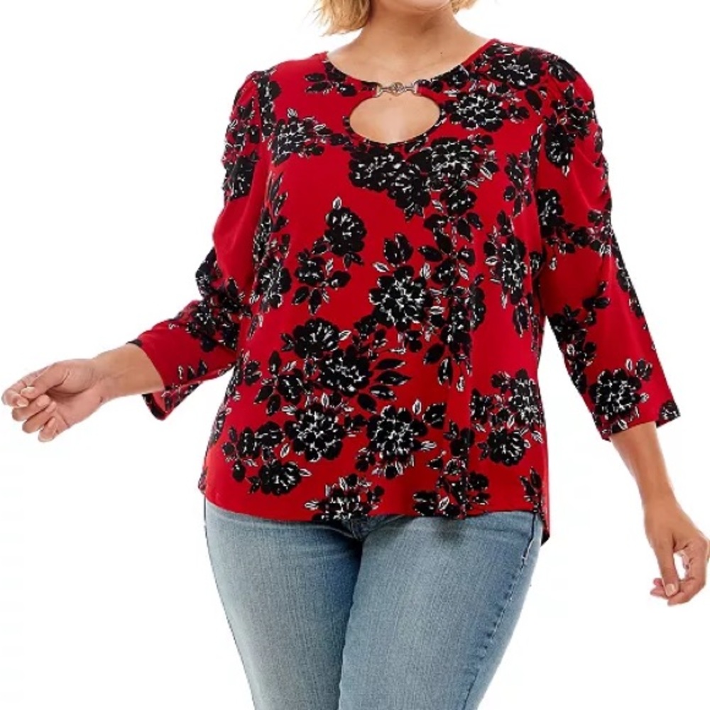 Floral Keyhole Red Top